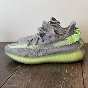Yeezy Boost 350 V2 Glow Sneakers Mens size 7